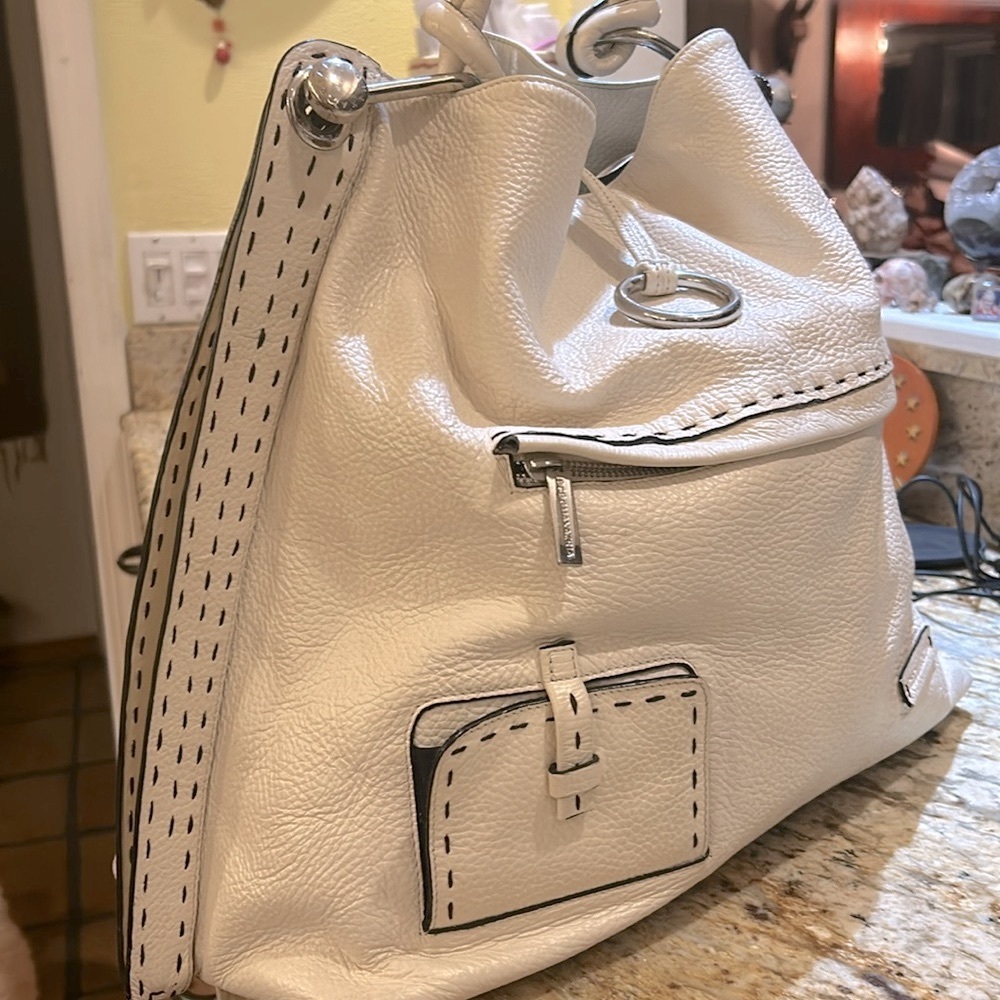 GREAT WHITE BCBGMAXZRIA🔥🔥pebbled leather handbag 👜 - Picture 5 of 16